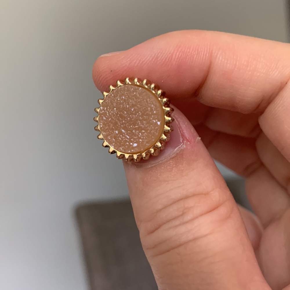 Light Pink stud - Picture 3 of 3